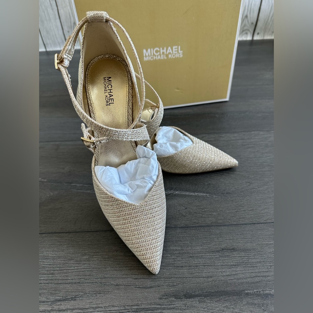 Michael Michael Kors Adela Flex Pump - Picture 5 of 6